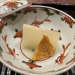 鎌倉 北じま - 大根の煮物　ばちこが添えてあります