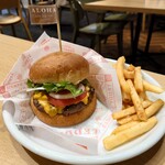 TEDDY'S BIGGER BURGERS - 