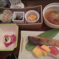 日本料理 芝桜 - 中心部アップ