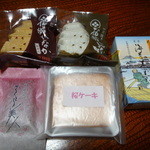 北洋堂 - お城最中、桜美人、桜ケーキ、海苔羊羹300円