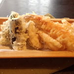 手打蕎麦 ふたば - 天ぷらのアップ画像