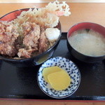 そば処はつね - 日替わりランチ　ミックス丼と20円の味噌汁、10円の漬物