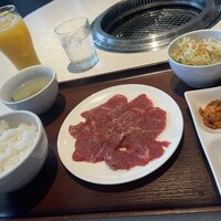 馬車道 de 焼肉 DOURAKU CORRIDA 北仲ブリック＆ホワイト店 - 