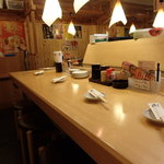 寿司居酒屋 や台ずし - １階のカウンター席