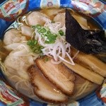 肉ワンタン麺　5ヶ入り　880円（黒だし）2014/5