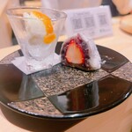 鮨 富かわ - いちご大福とシャーベット