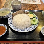 マイペンライ - カオカアムー大盛