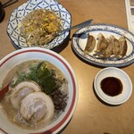 くるめラーメン 清風 - ラーメン半チャーハン餃子セット