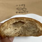 パン・ナガタ - 「塩丸パン」中はジューシー。シンプルな塩味