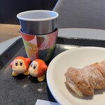 ディーン&デルーカ カフェ - 隣のお若いカップルさんが席をお立ちになった隙にワドさん激写です。あほマザー