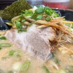 博多ラーメン 長浜や - デフォルトチャーシュー1枚付き