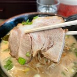 博多ラーメン 長浜や - 結構丼に沈めてたから柔らかく…  …  ならない(^^)