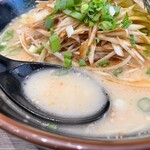 博多ラーメン 長浜や - 白いスープはバランス感良し