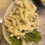 串カツ田中  - サイドのマカロニサラダ。どうせ冷凍でしょとか思ってたけど妙にクリーミーで滑らかであと引く美味さでした◎ほのかなカレー風味