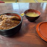 しおえ - ヒレソースカツ丼到着。