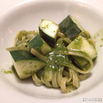 ファニエンテ - 2014.5.22(木)19時半 コース料理6000円+飲物代
      デザイン店舗にリーズナブルなコース料理、料理人との距離が近い、全てのバランス良し(*^-^*)