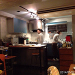 ファニエンテ - 2014.5.22(木)19時半 コース料理6000円+飲物代
      デザイン店舗にリーズナブルなコース料理、料理人との距離が近い、全てのバランス良し(*^-^*)