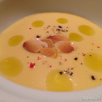 ファニエンテ - 2014.5.22(木)19時半 コース料理6000円+飲物代
      デザイン店舗にリーズナブルなコース料理、料理人との距離が近い、全てのバランス良し(*^-^*)