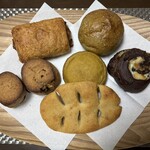 天然こうぼぱん とことこ - 勢揃いしたパン達〜ノ٩( 'ω' )و