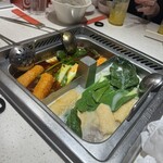 海底撈火鍋 - 麻辣と白湯