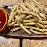 ISOGAMI餃子バル TOMAKO - スパイシーポテトフライ