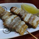 鶴亀 - 豚バラ２本 280円(税込)(2024年12月7日撮影)