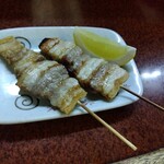 鶴亀 - 豚バラ２本 280円(税込)(2024年12月7日撮影)