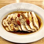 かつぎや - しっとり仕上げてあるムネ肉のよだれ鶏　これは他の店では真似できない