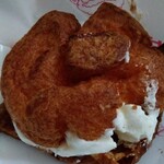 ビアードパパの作りたて工房 - ミルフィーユシュー　はみ出てるクリームがいい