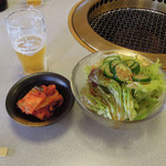 南大門 - ランチセットのキムチとサラダ