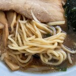 ラーショマルミャー - ネギラーメンしょうゆの麺アップ