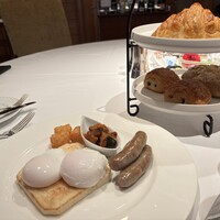 レ セゾン - ポーチドエッグ、ソーセージ