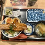 酒場フタマタ - 豚角煮丼定食
