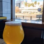 REVO BREWING - クラフトビール2杯目は、ヘイジー飲みたさにゲストビールからラグニタス！