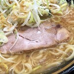横浜家系ラーメン 三郷家 - チャーシュー。