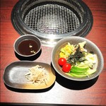 焼肉きたじま - もやしナムルとキタジマサラダです(o^^o)