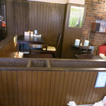 Murugi -  店内はレトロな喫茶店風。席は壁で仕切られています。