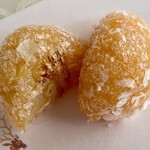 亀末廣 - 上生菓子（柴の雪か）　　
      道明寺のつぶつぶ感と白あんのしっとり感が絶妙