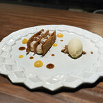 リョウリヤ ステファン パンテル - ウイスキーメイプルシロップアイス、栗のミルフィーユ、はっさくソース