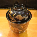 天寿し - 椀は、吸い物か赤出汁