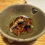 小満津 - うざく。鰻重の鰻より焼きを強めにすることで酢きゅうりと絶妙なバランス