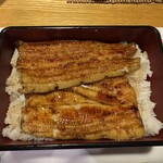 小満津 - この鰻重は無茶美味い。サッパリした食感なのに鰻の肉厚が伝わる口福感。こんな鰻重食べたことない