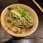酒と肴 ソノモノ - 牛スジと手作り蒟蒻セリ煮