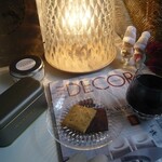 ブルガリ イル・カフェ - 新商品のビスコッティ（中央と左下の缶）