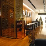 ブルガリ イル・カフェ - 店内（クリスマスツリー）