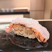 札幌 鮨 よこ田 - 網走の炙りキンキ