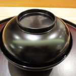 日本料理 太月 -  お椀が出てきました。