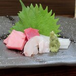 桶家乃隠居 - お造り盛り合わせ