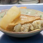 陸奥 こむらさき - 大根、厚揚げ、スジ肉、ごぼてん