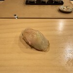 鮨 やすみつ - 皮剥